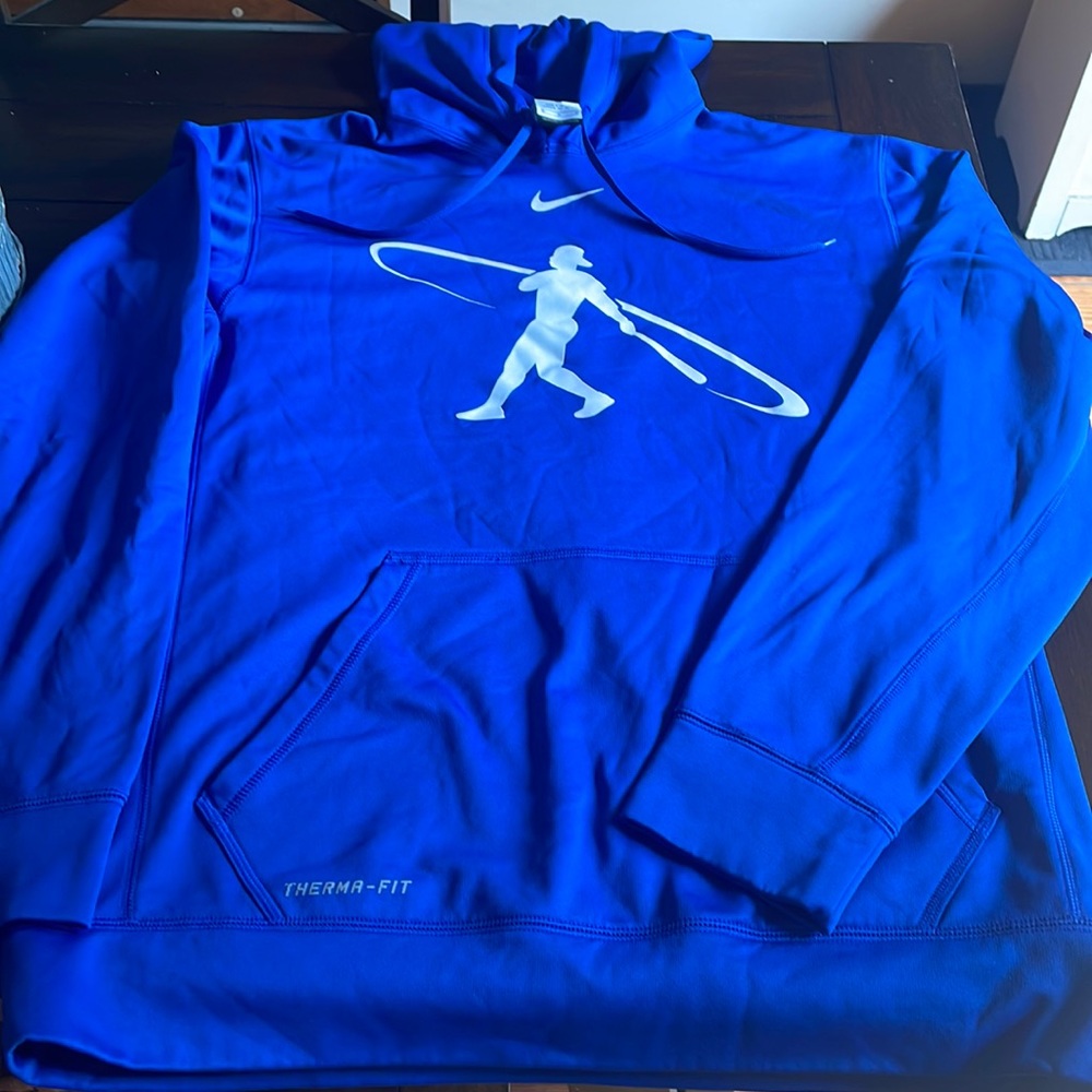 Men’s Nike Therma-Fit sweatshirt